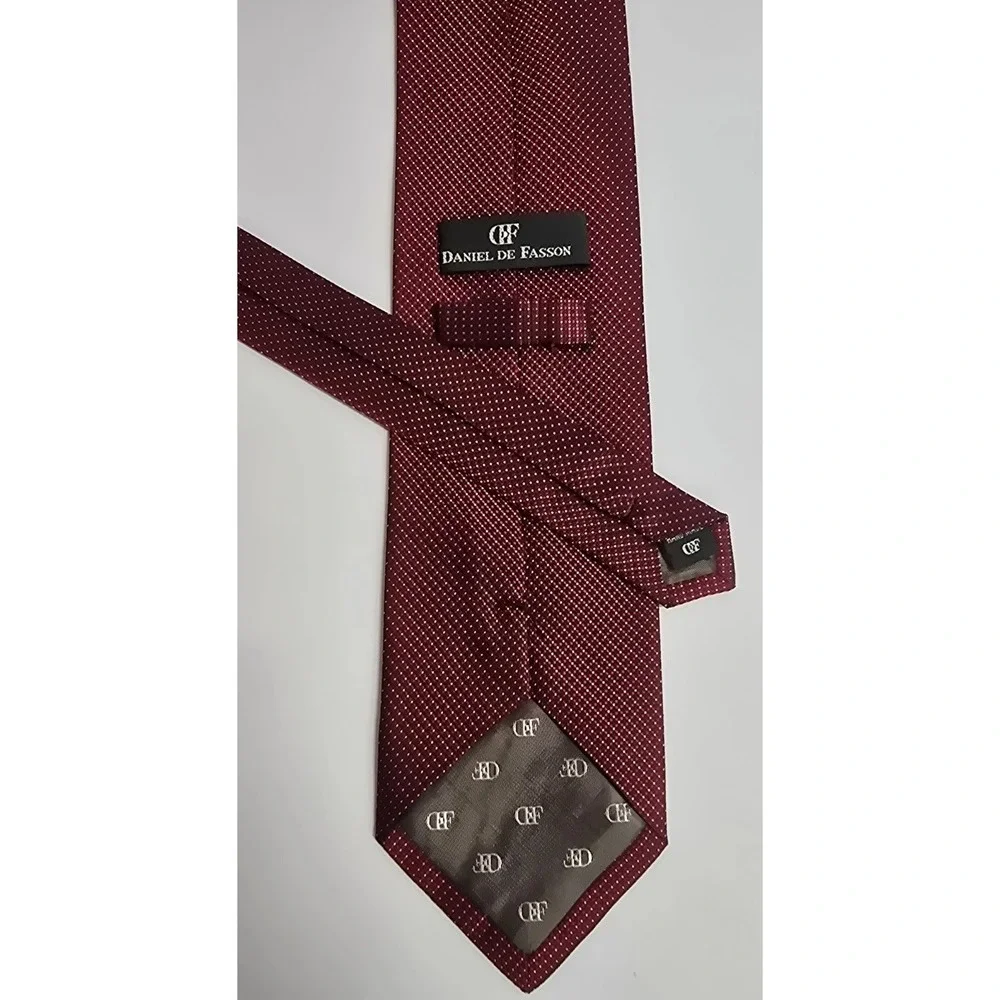 Daniel De Fasson Necktie Mens Burgundy Geometric 100% Silk Business Formal Wear